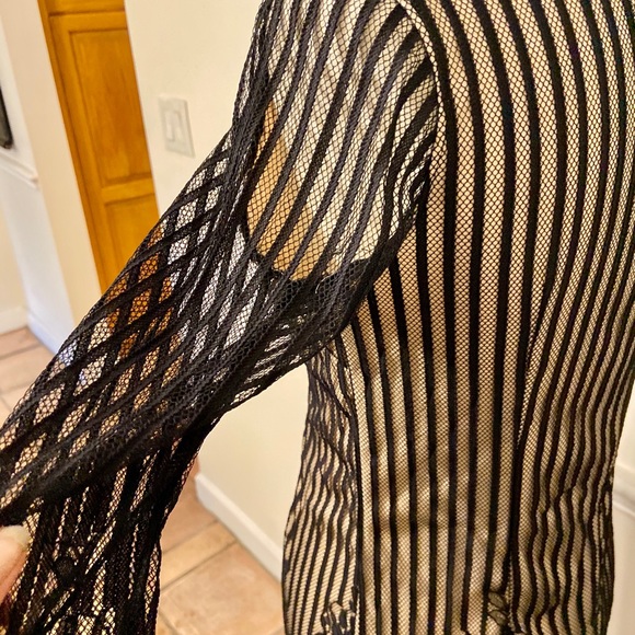 TOBI Dress - Picture 2 of 6